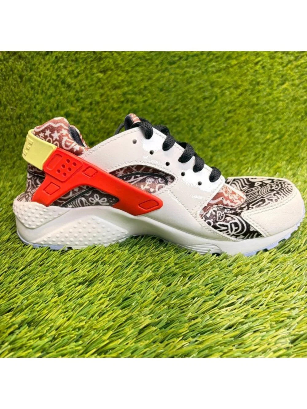 Nike Air Huarache Run Boys Size 6Y White Black Athletic Running Shoes Sneakers